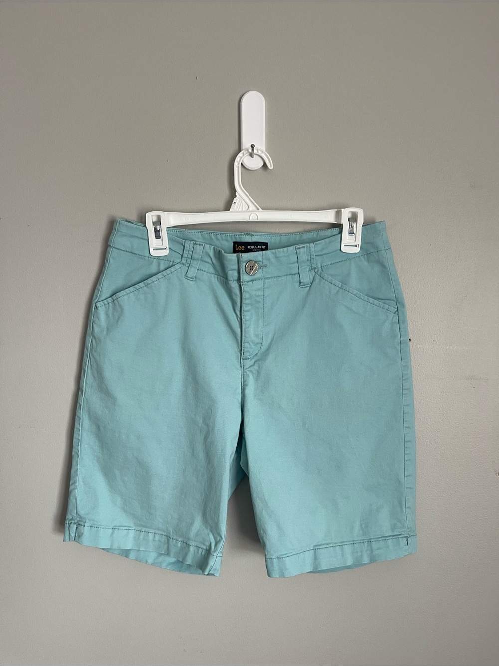 LEE | Aqua Light Blue Flat Front Mid Rise Chino Shorts Sz 10